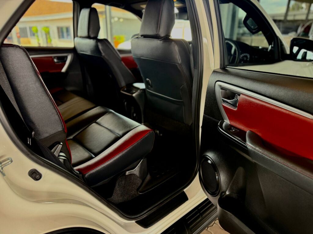 TOYOTA FORTUNER FORTUNER 2.8GD-6 VX A/T - 14