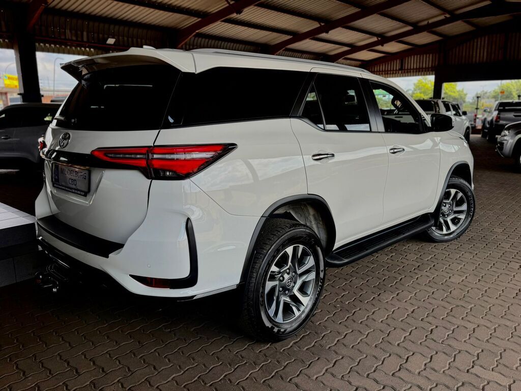 TOYOTA FORTUNER FORTUNER 2.8GD-6 VX A/T - 2