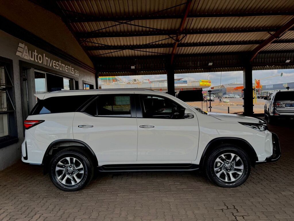 TOYOTA FORTUNER FORTUNER 2.8GD-6 VX A/T - 3