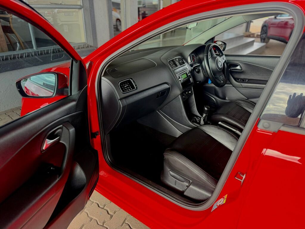 VOLKSWAGEN POLO POLO 1.6 COMFORTLINE 5DR - 6