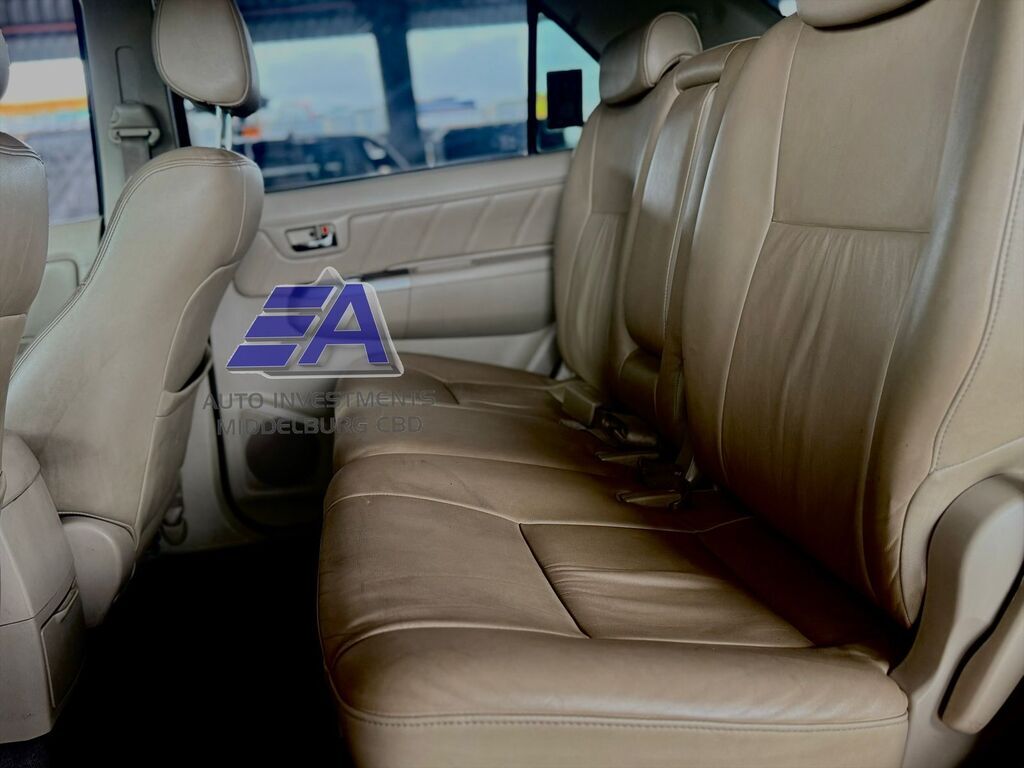 TOYOTA FORTUNER FORTUNER 3.0D-4D RAISED BODY