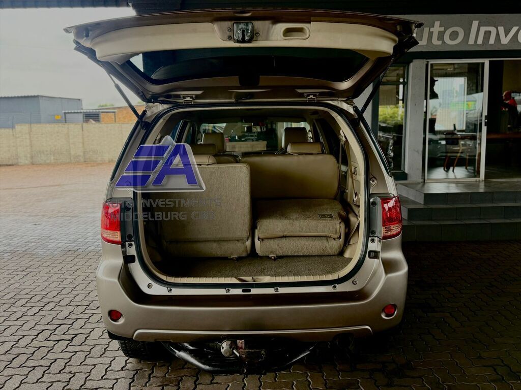 TOYOTA FORTUNER FORTUNER 3.0D-4D RAISED BODY