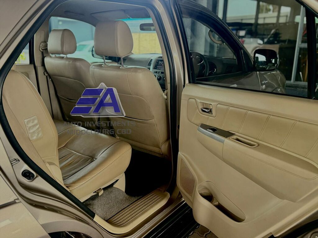 TOYOTA FORTUNER FORTUNER 3.0D-4D RAISED BODY