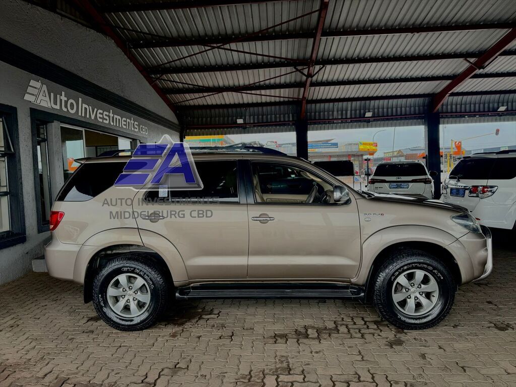 TOYOTA FORTUNER FORTUNER 3.0D-4D RAISED BODY