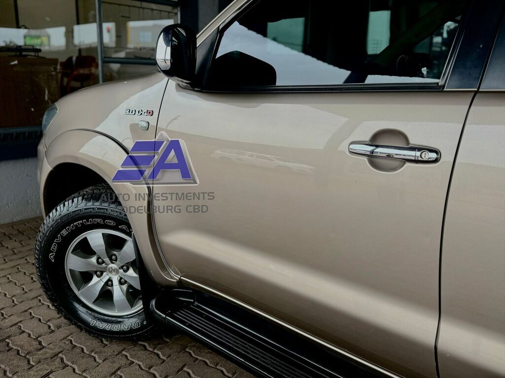 TOYOTA FORTUNER FORTUNER 3.0D-4D RAISED BODY