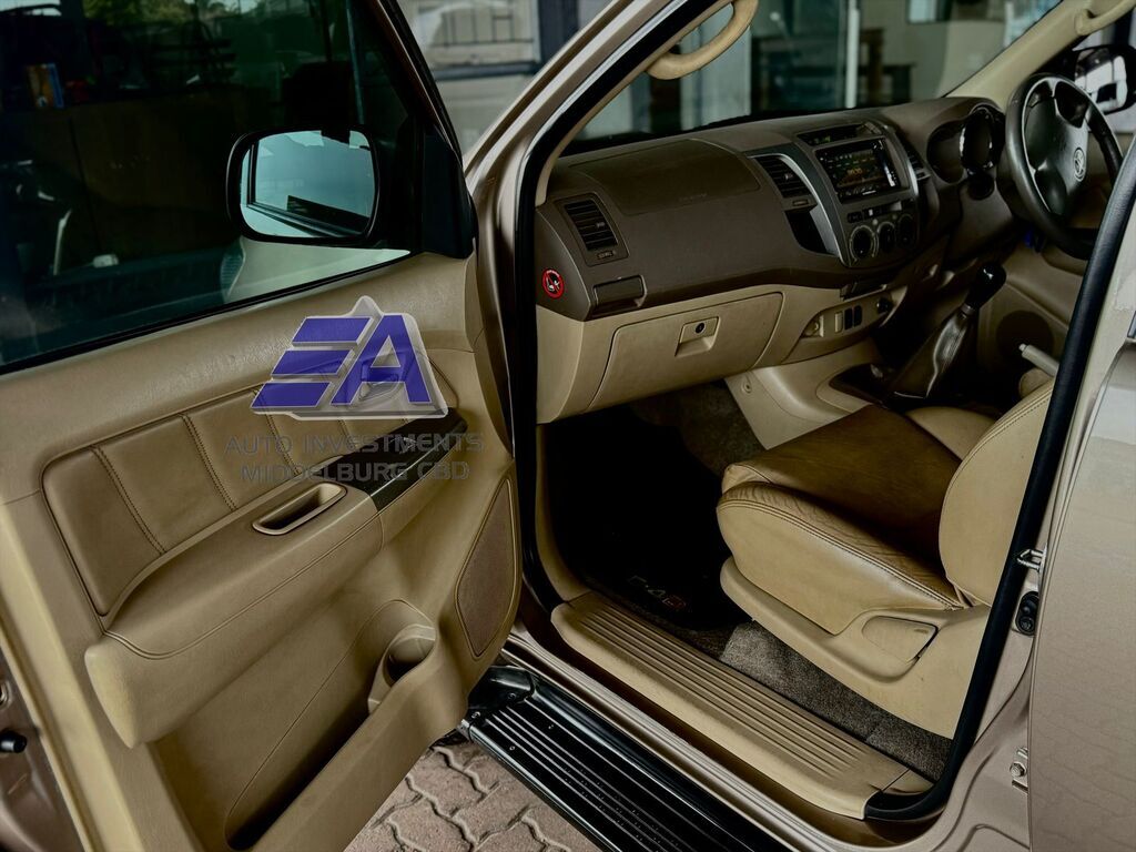 TOYOTA FORTUNER FORTUNER 3.0D-4D RAISED BODY