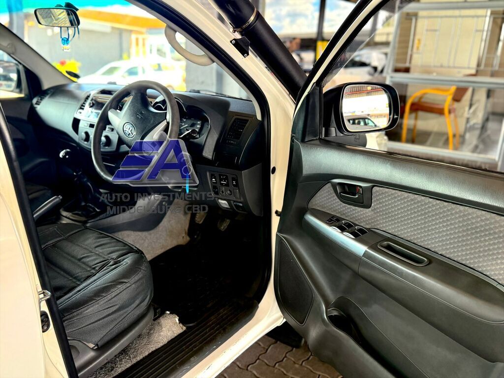 TOYOTA HILUX HILUX 2.5D-4D SRX 4X4 P/U D/C - 16