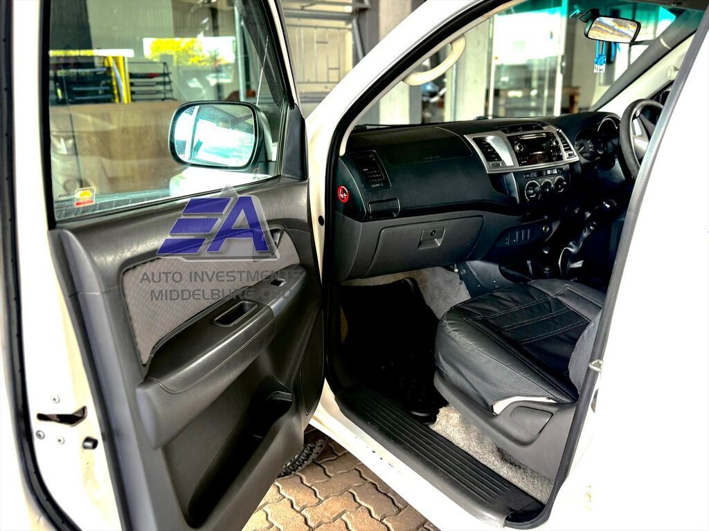 TOYOTA HILUX HILUX 2.5D-4D SRX 4X4 P/U D/C - 6