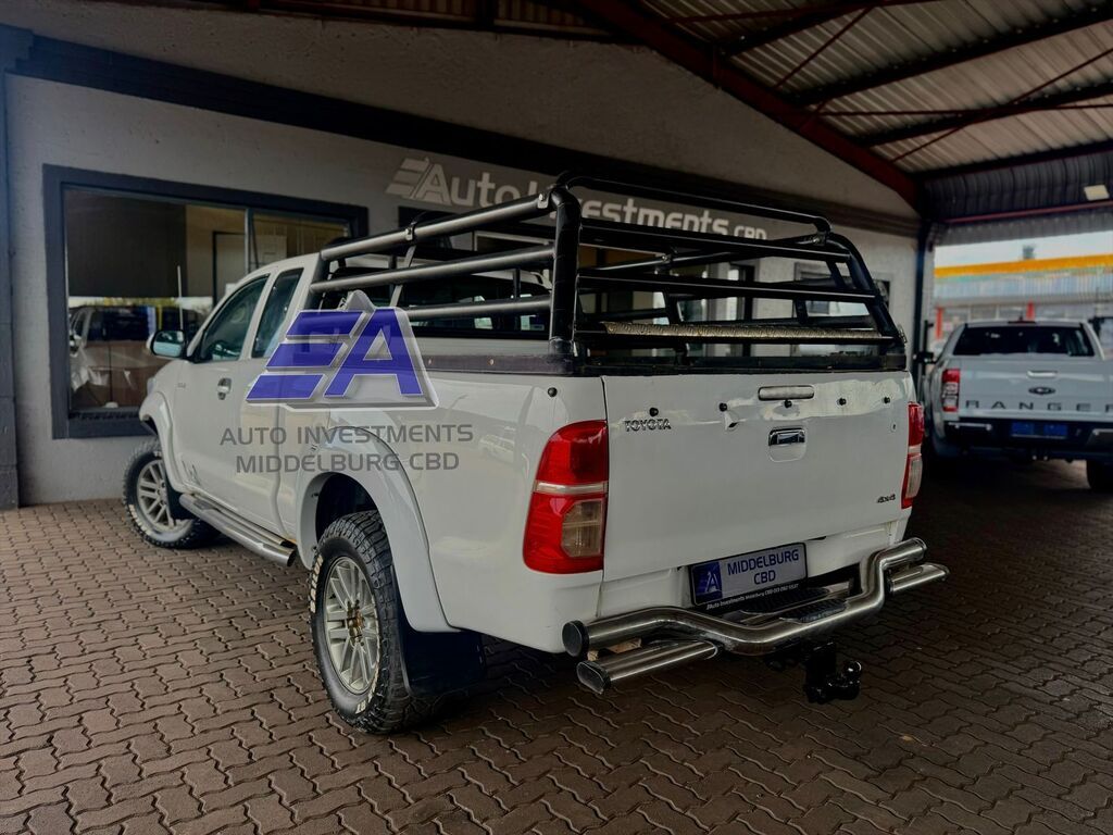 TOYOTA HILUX HILUX 3.0D-4D RAIDER XTRA CAB 4X4 P/U S/C - 4