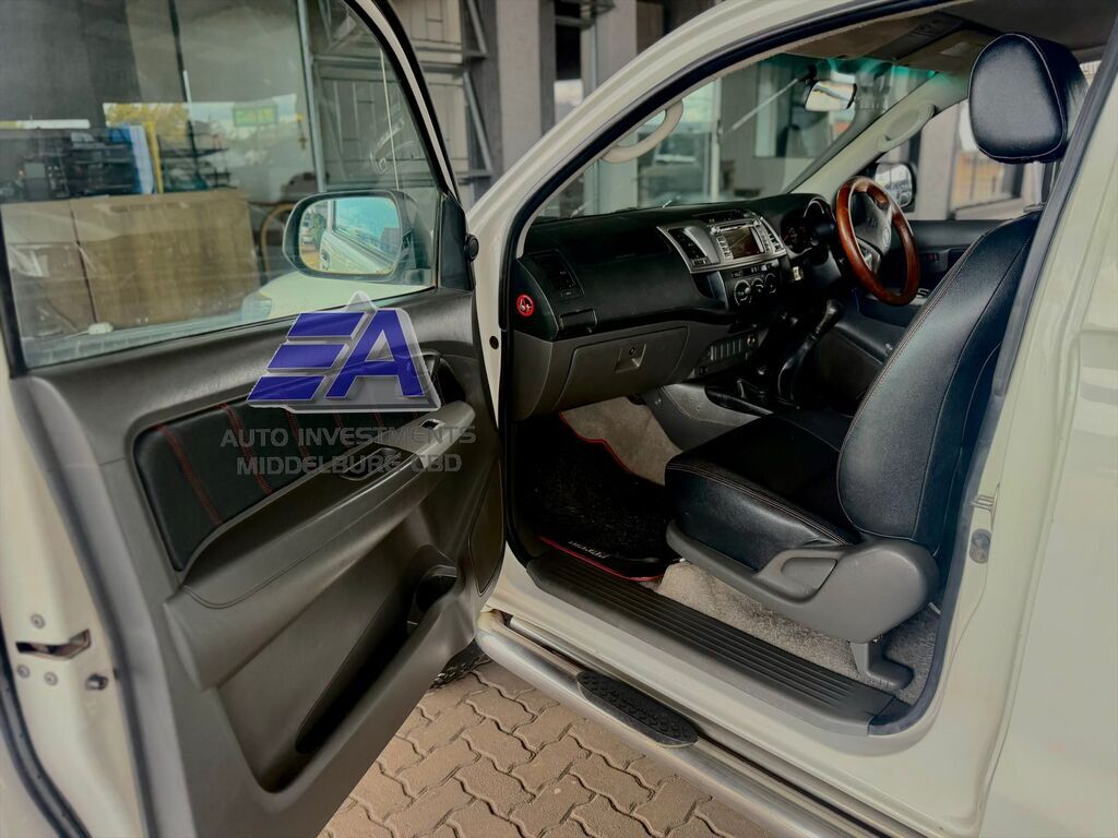 TOYOTA HILUX HILUX 3.0D-4D RAIDER XTRA CAB 4X4 P/U S/C - 6