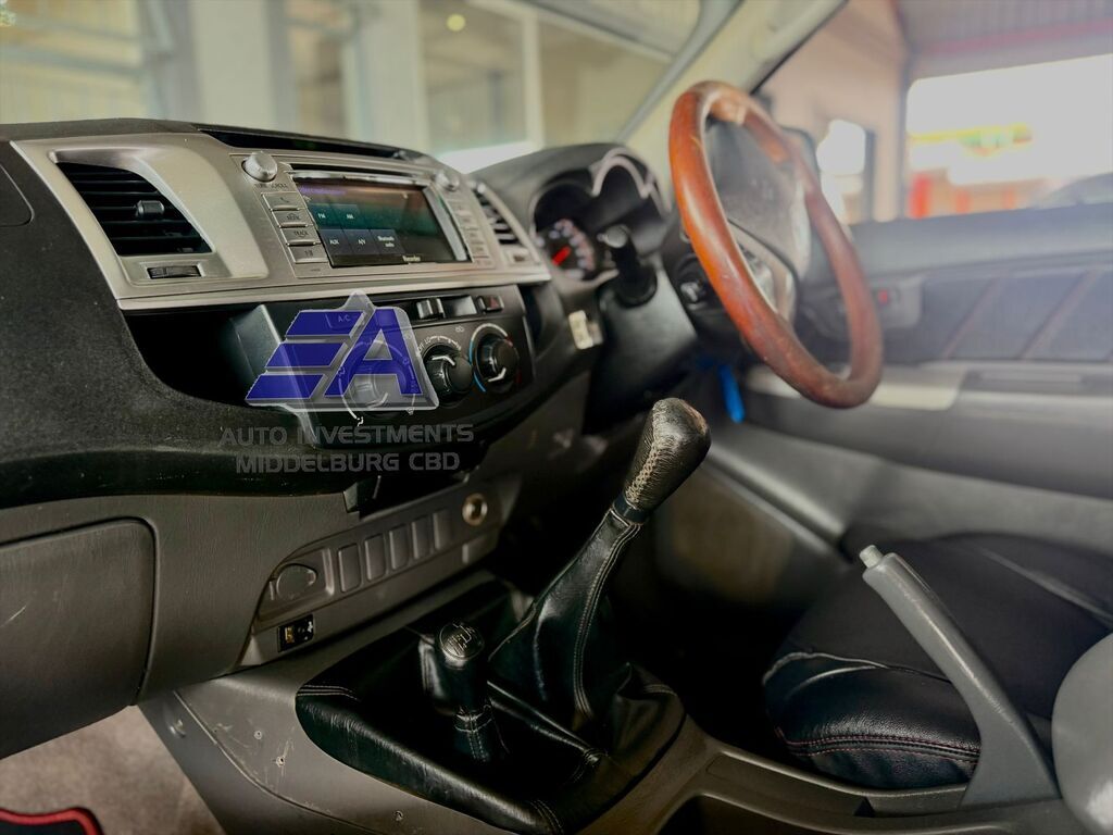 TOYOTA HILUX HILUX 3.0D-4D RAIDER XTRA CAB 4X4 P/U S/C - 8