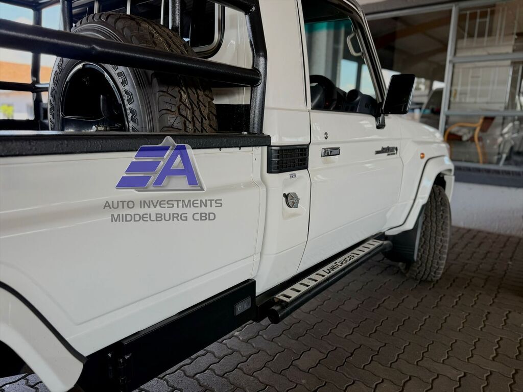 TOYOTA LAND CRUISER 79 LAND CRUISER 79 4.0P 60TH ED P/U S/C - 11