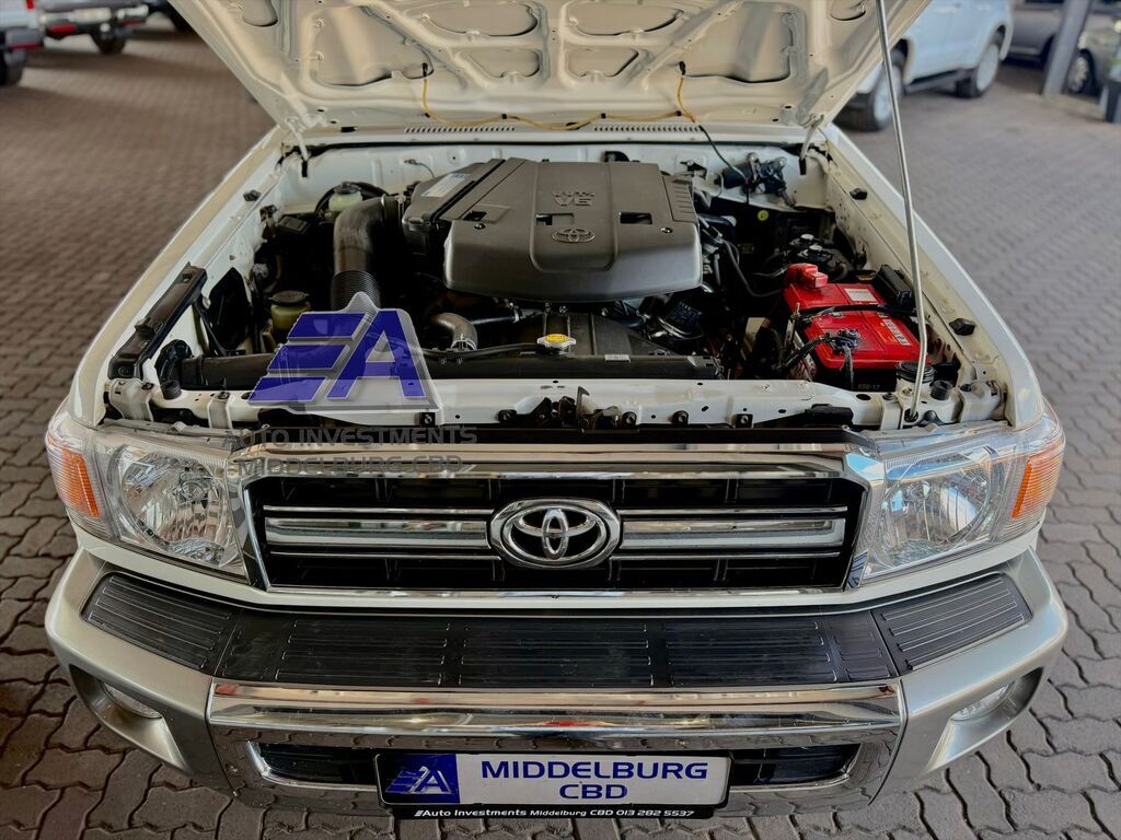 TOYOTA LAND CRUISER 79 LAND CRUISER 79 4.0P 60TH ED P/U S/C - 14
