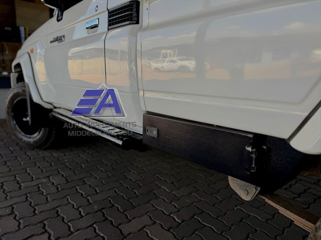 TOYOTA LAND CRUISER 79 LAND CRUISER 79 4.0P 60TH ED P/U S/C - 4