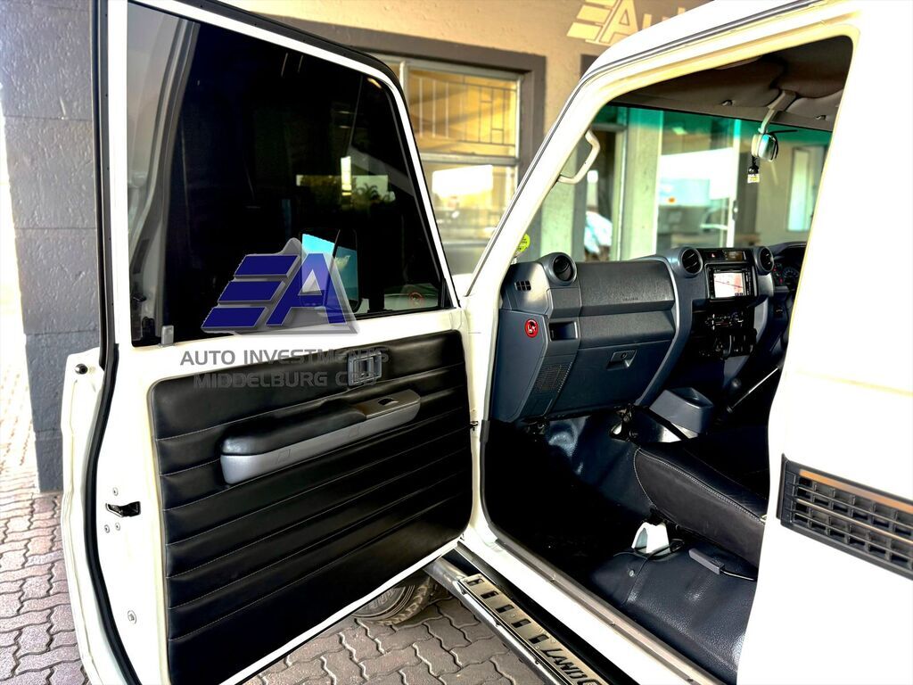 TOYOTA LAND CRUISER 79 LAND CRUISER 79 4.0P 60TH ED P/U S/C - 6