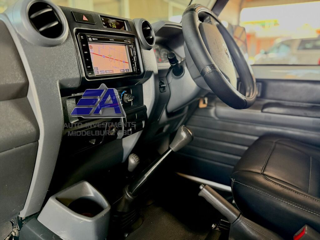 TOYOTA LAND CRUISER 79 LAND CRUISER 79 4.0P 60TH ED P/U S/C - 8