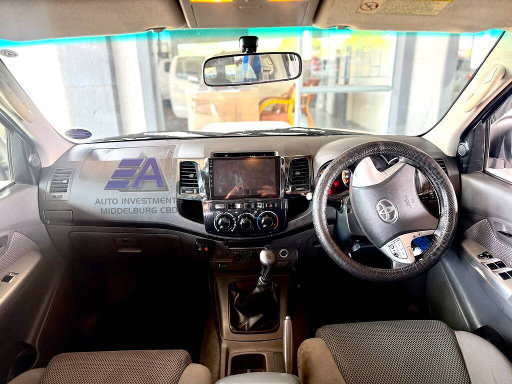 TOYOTA HI-LUX HILUX 2.5 D-4D VNT 106KW R/B P/U D/C - 10
