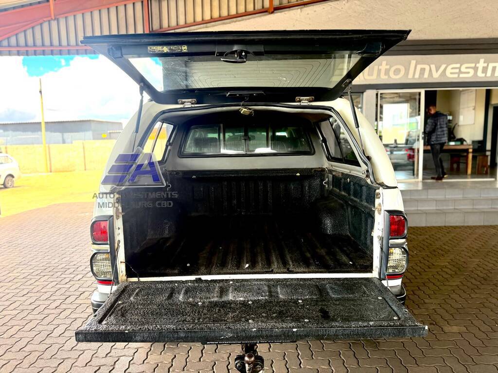 TOYOTA HI-LUX HILUX 2.5 D-4D VNT 106KW R/B P/U D/C - 12