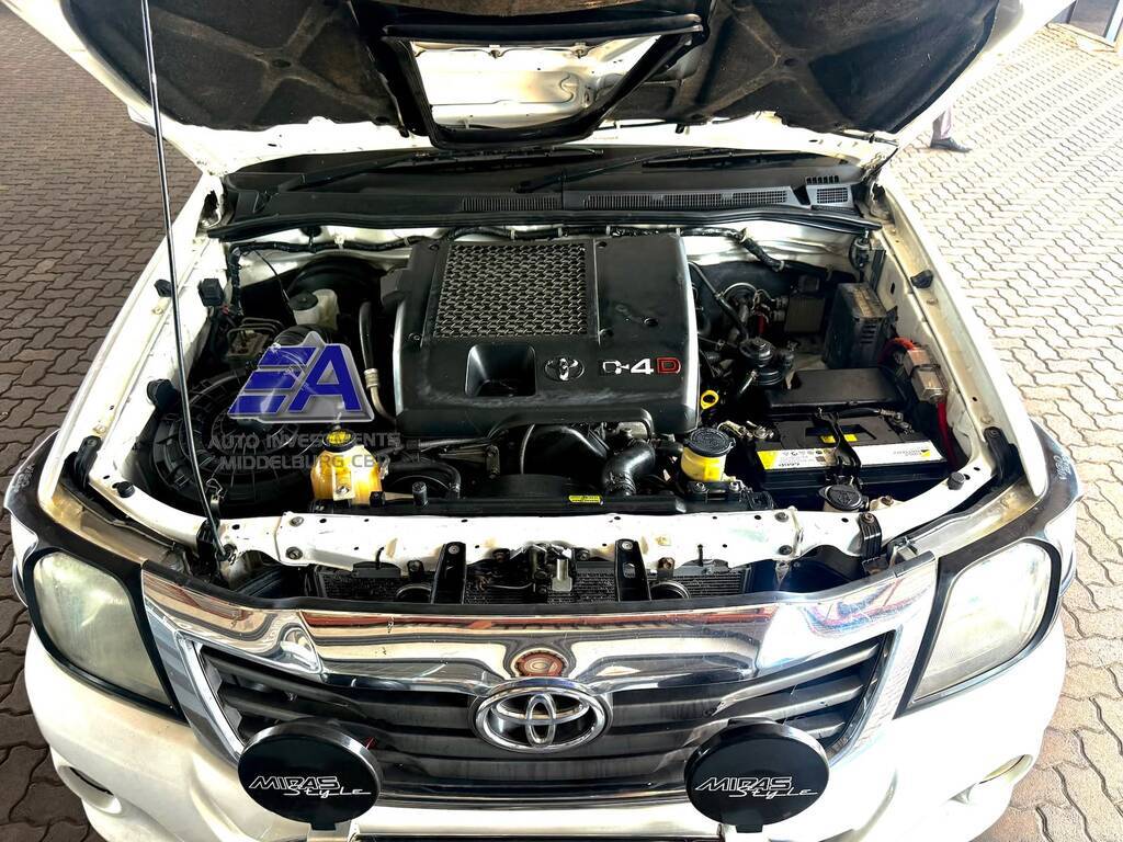 TOYOTA HI-LUX HILUX 2.5 D-4D VNT 106KW R/B P/U D/C - 17
