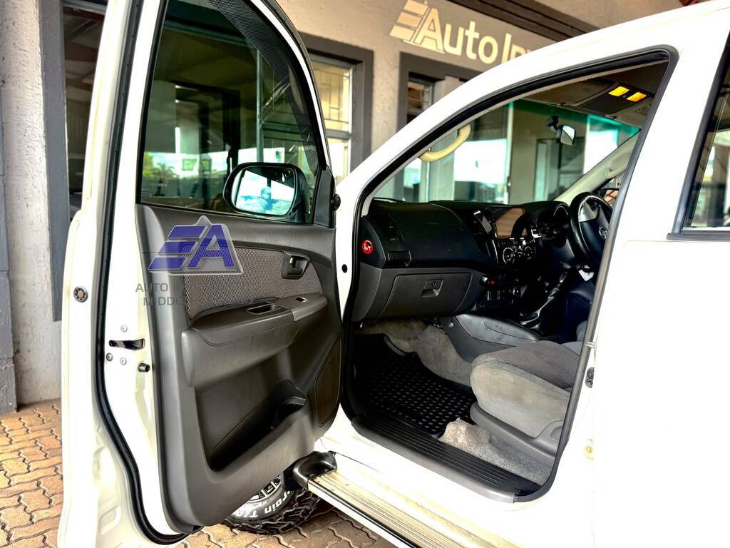TOYOTA HI-LUX HILUX 2.5 D-4D VNT 106KW R/B P/U D/C - 5