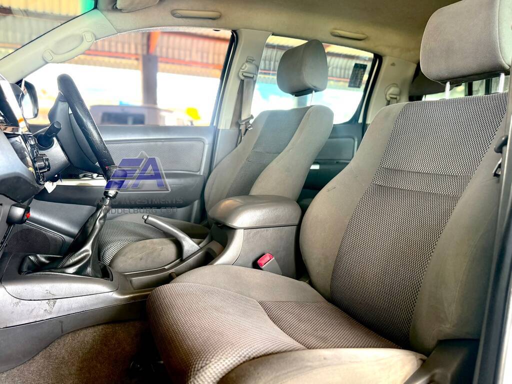 TOYOTA HI-LUX HILUX 2.5 D-4D VNT 106KW R/B P/U D/C - 6