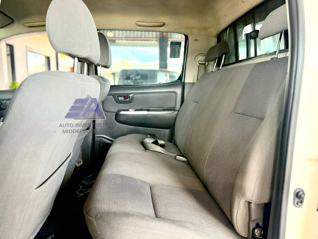 TOYOTA HI-LUX HILUX 2.5 D-4D VNT 106KW R/B P/U D/C - 9
