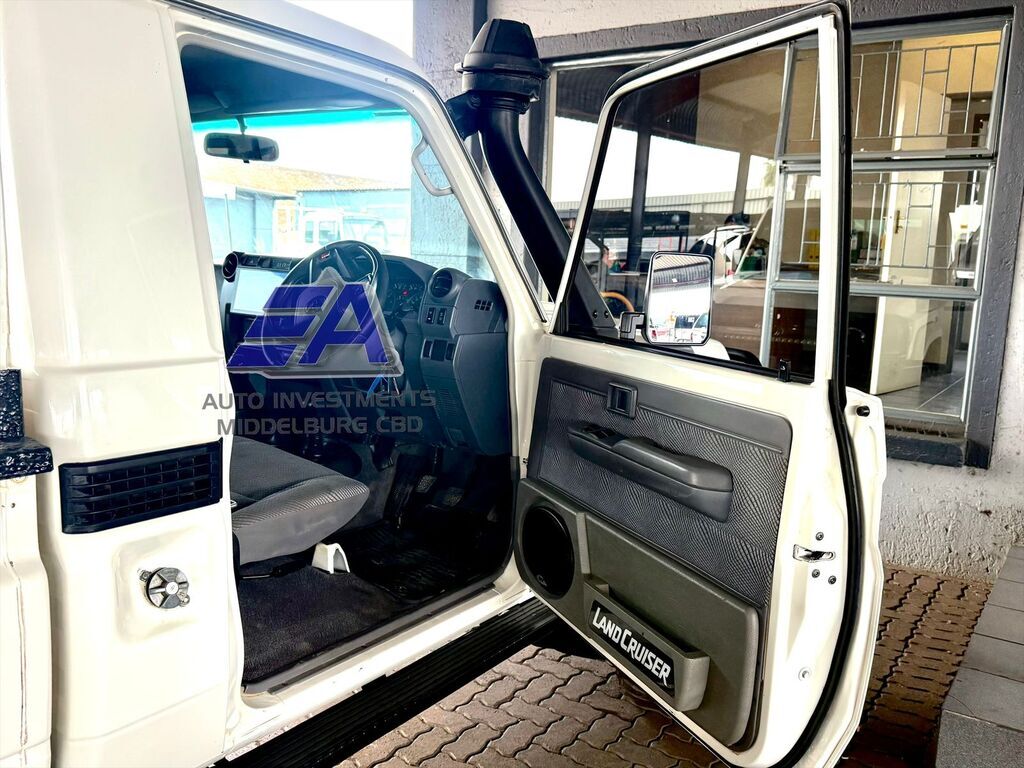 TOYOTA LAND CRUISER 79 LAND CRUISER 79 4.5D P/U S/C - 11
