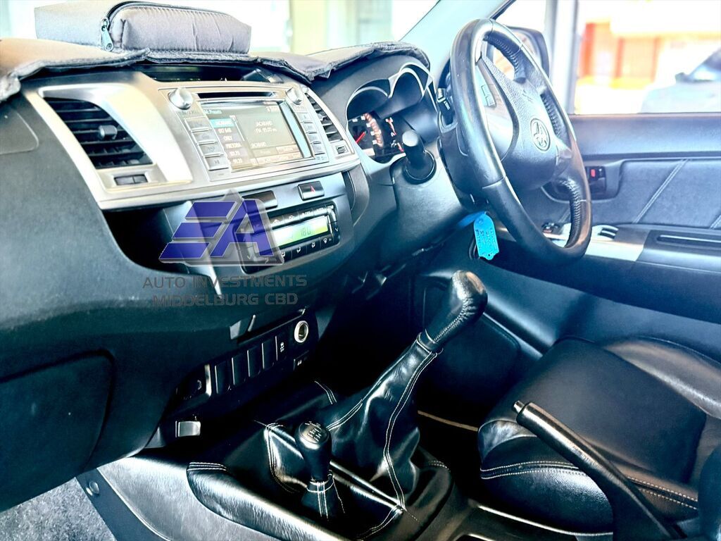 TOYOTA HILUX HILUX 3.0 D-4D LEGEND 45 4X4 P/U D/C - 8