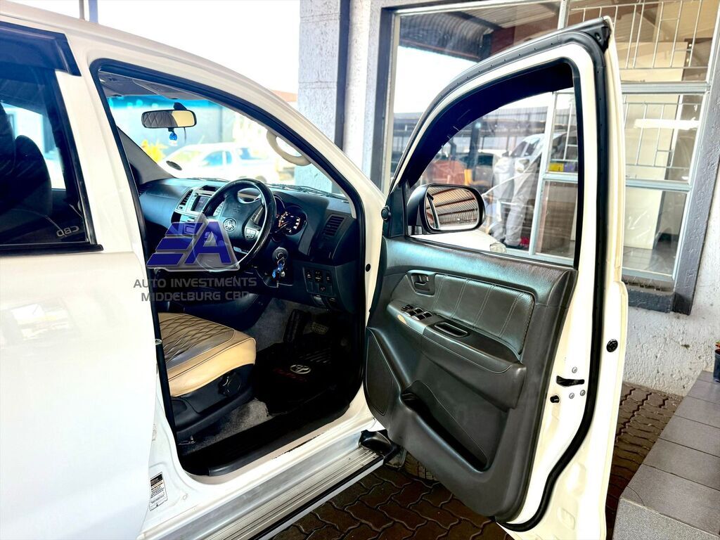 TOYOTA HILUX HILUX 3.0D-4D RAIDER R/B A/T P/U D/C - 16