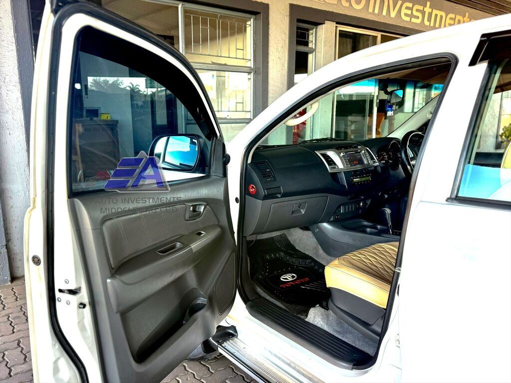 TOYOTA HILUX HILUX 3.0D-4D RAIDER R/B A/T P/U D/C - 6