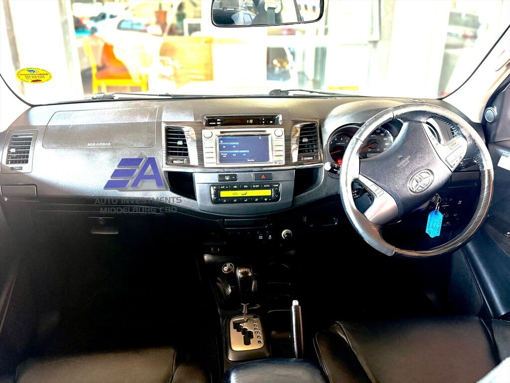 TOYOTA FORTUNER FORTUNER 3.0D-4D 4X4 A/T - 11