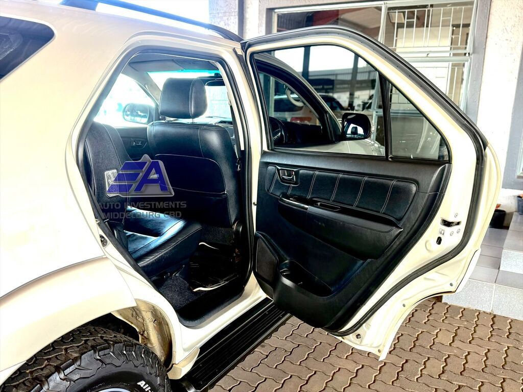 TOYOTA FORTUNER FORTUNER 3.0D-4D 4X4 A/T - 14
