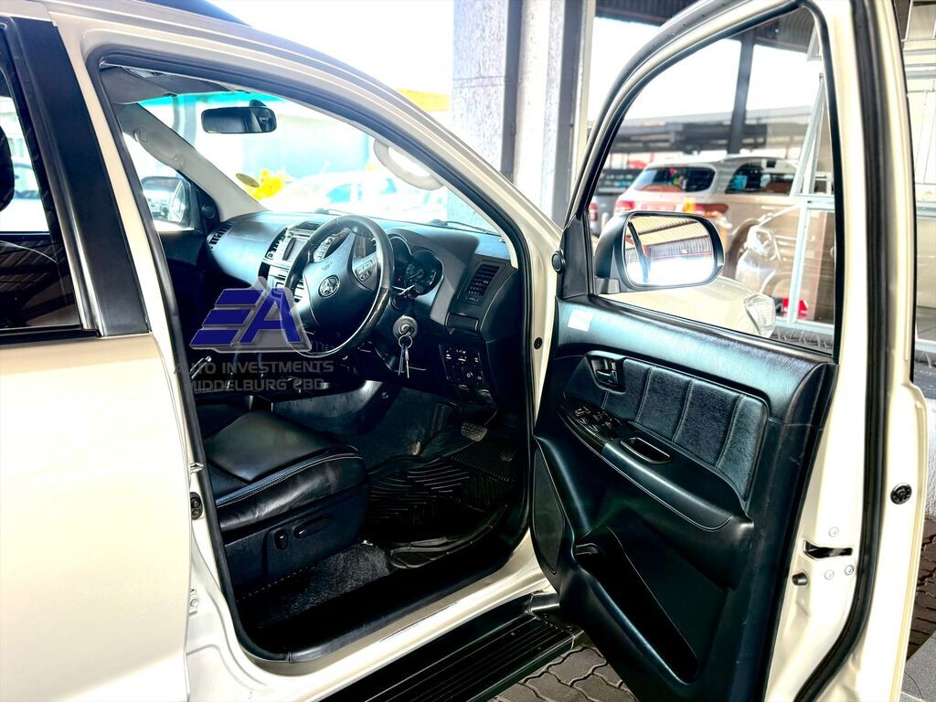 TOYOTA FORTUNER FORTUNER 3.0D-4D 4X4 A/T - 16