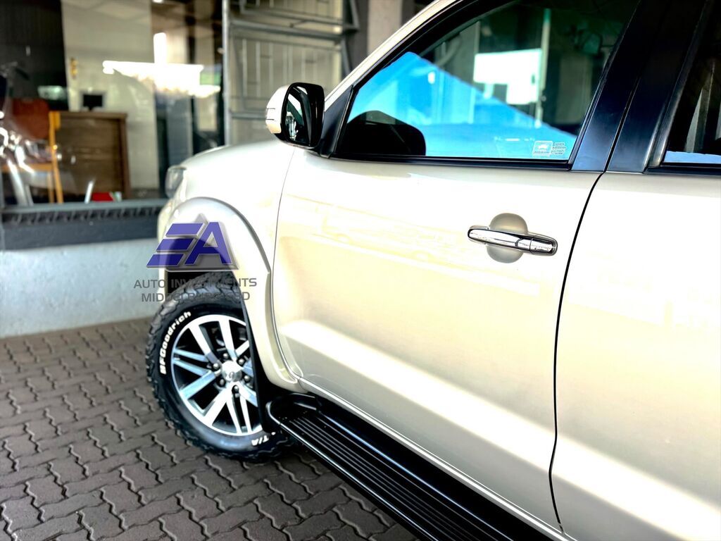 TOYOTA FORTUNER FORTUNER 3.0D-4D 4X4 A/T - 5