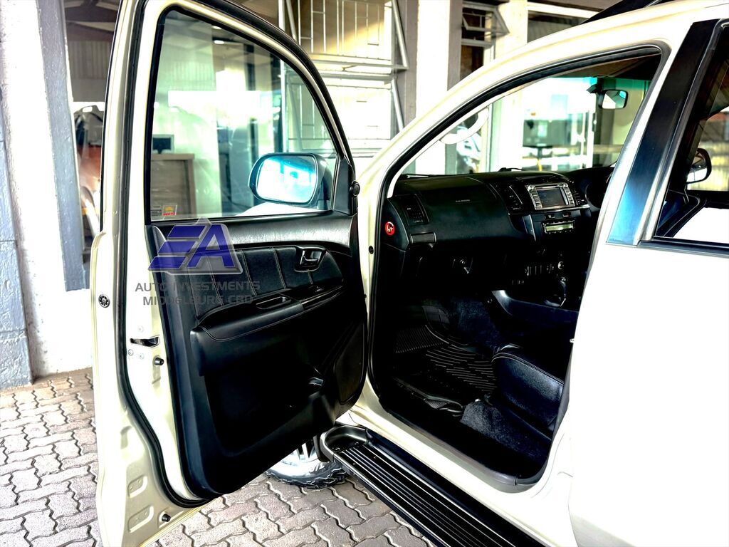 TOYOTA FORTUNER FORTUNER 3.0D-4D 4X4 A/T - 6