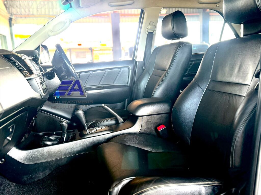 TOYOTA FORTUNER FORTUNER 3.0D-4D 4X4 A/T - 7