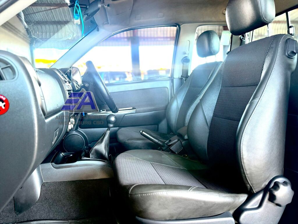 ISUZU KB KB300D-TEQ LX E/CAB P/U S/C - 7