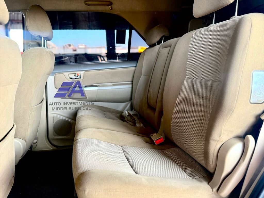 TOYOTA FORTUNER FORTUNER 2.5D-4D RB - 10
