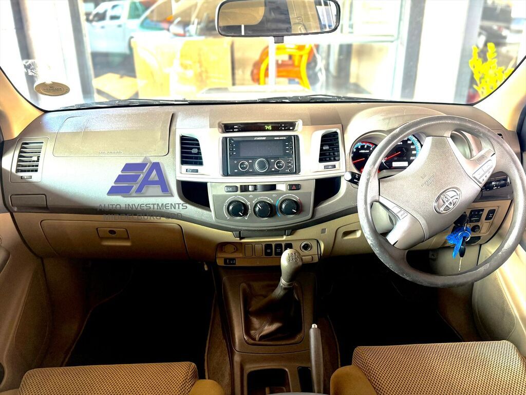 TOYOTA FORTUNER FORTUNER 2.5D-4D RB - 11
