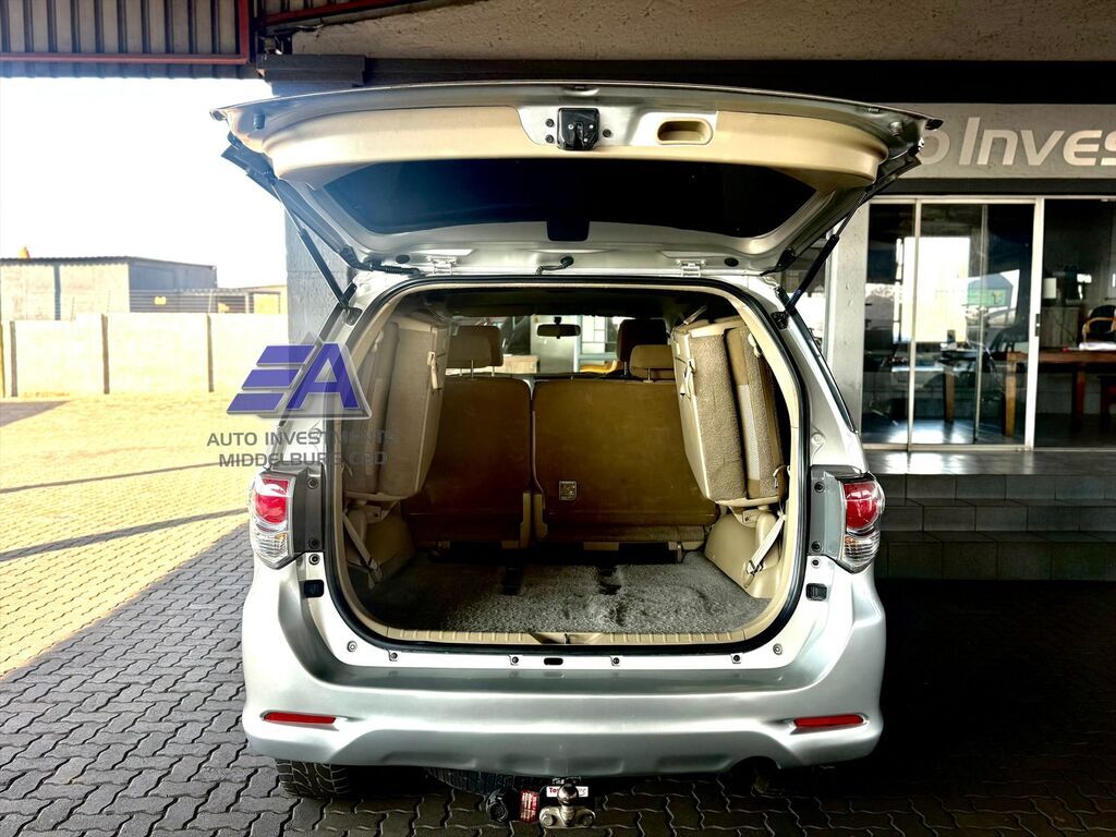 TOYOTA FORTUNER FORTUNER 2.5D-4D RB - 13