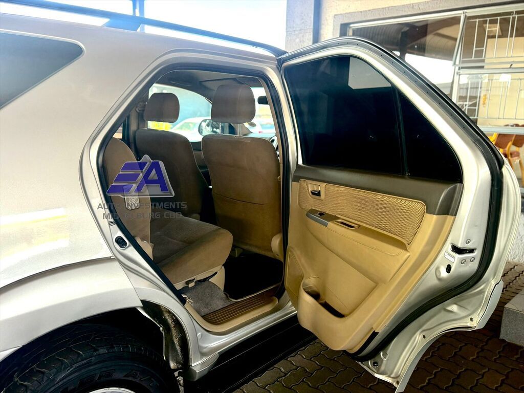 TOYOTA FORTUNER FORTUNER 2.5D-4D RB - 14