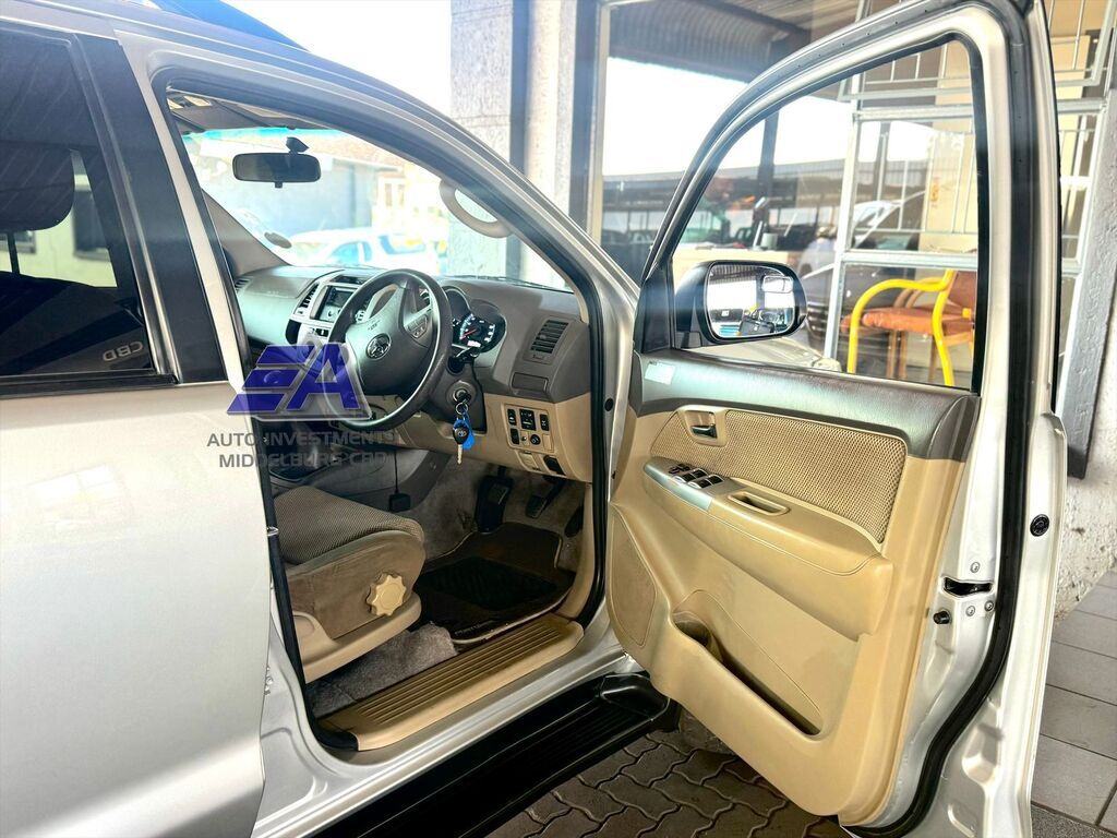 TOYOTA FORTUNER FORTUNER 2.5D-4D RB - 16