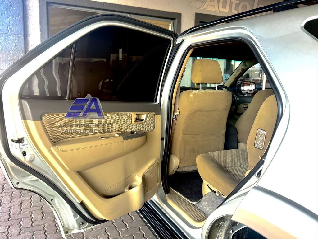 TOYOTA FORTUNER FORTUNER 2.5D-4D RB - 9