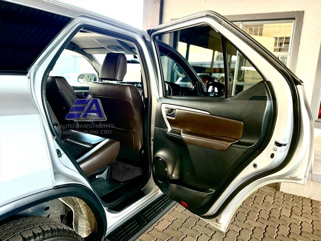 TOYOTA FORTUNER FORTUNER 2.4GD-6 R/B A/T - 14