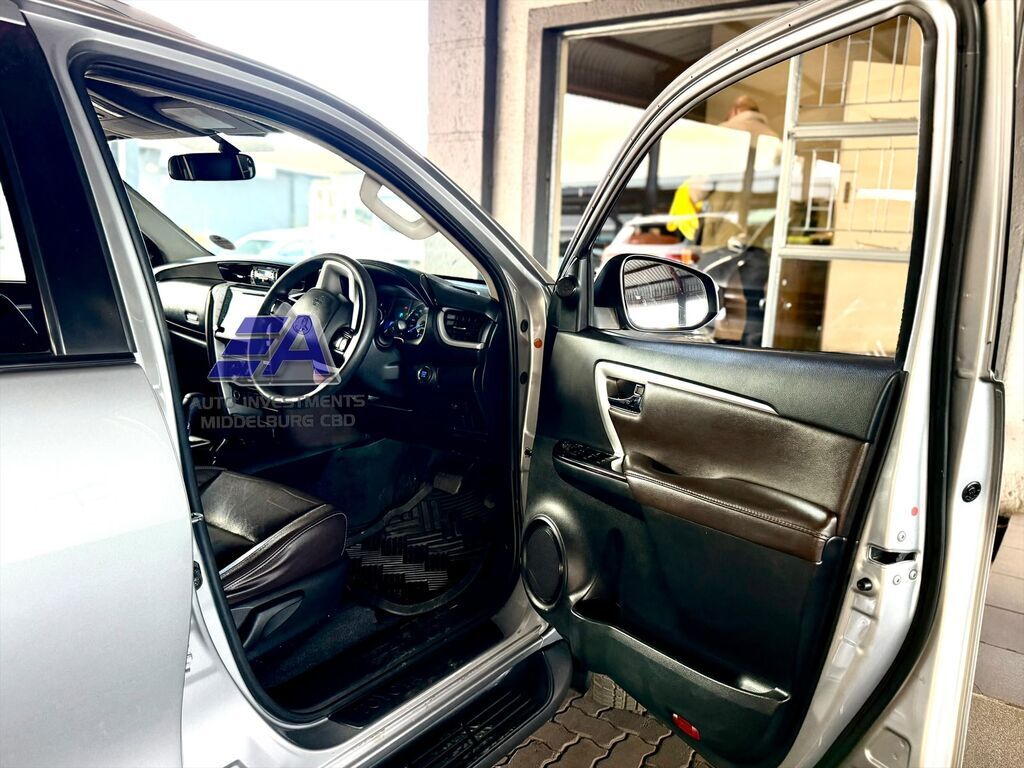 TOYOTA FORTUNER FORTUNER 2.4GD-6 R/B A/T - 16