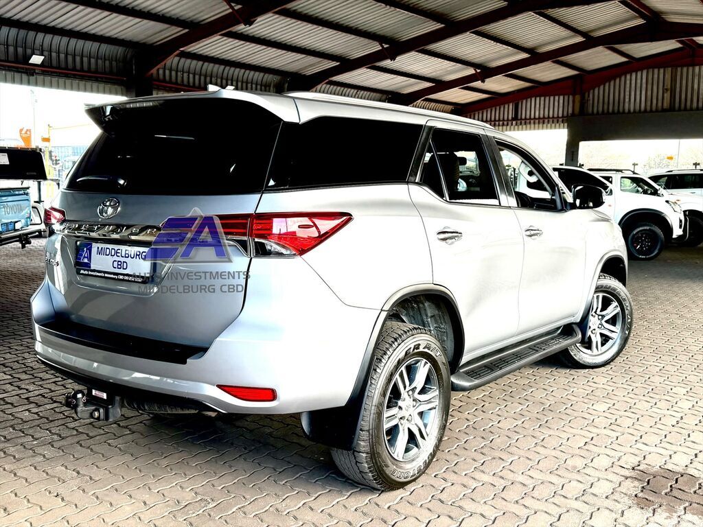 TOYOTA FORTUNER FORTUNER 2.4GD-6 R/B A/T - 2