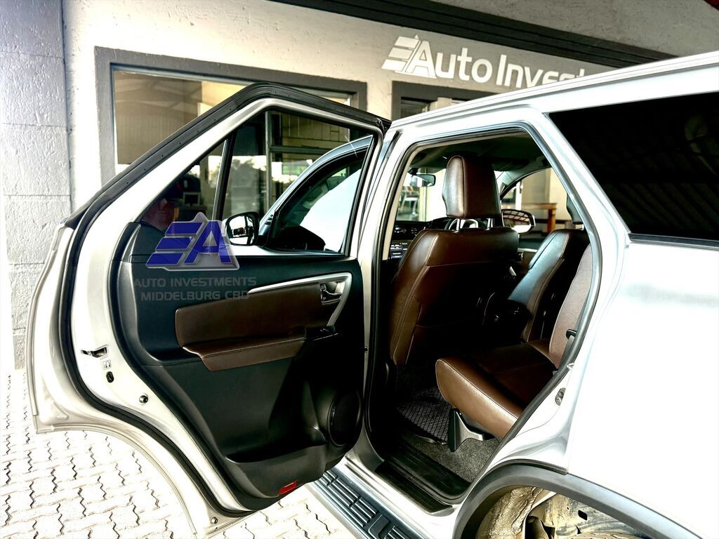 TOYOTA FORTUNER FORTUNER 2.4GD-6 R/B A/T - 9