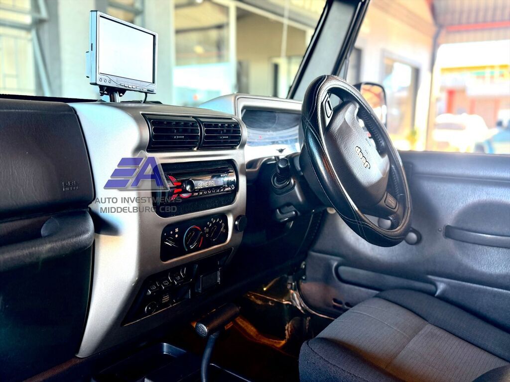 JEEP WRANGLER WRANGLER SAHARA 4.0 A/T - 8