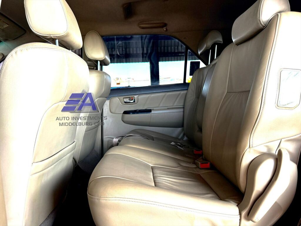 TOYOTA FORTUNER FORTUNER 3.0D-4D 4X4 A/T - 10