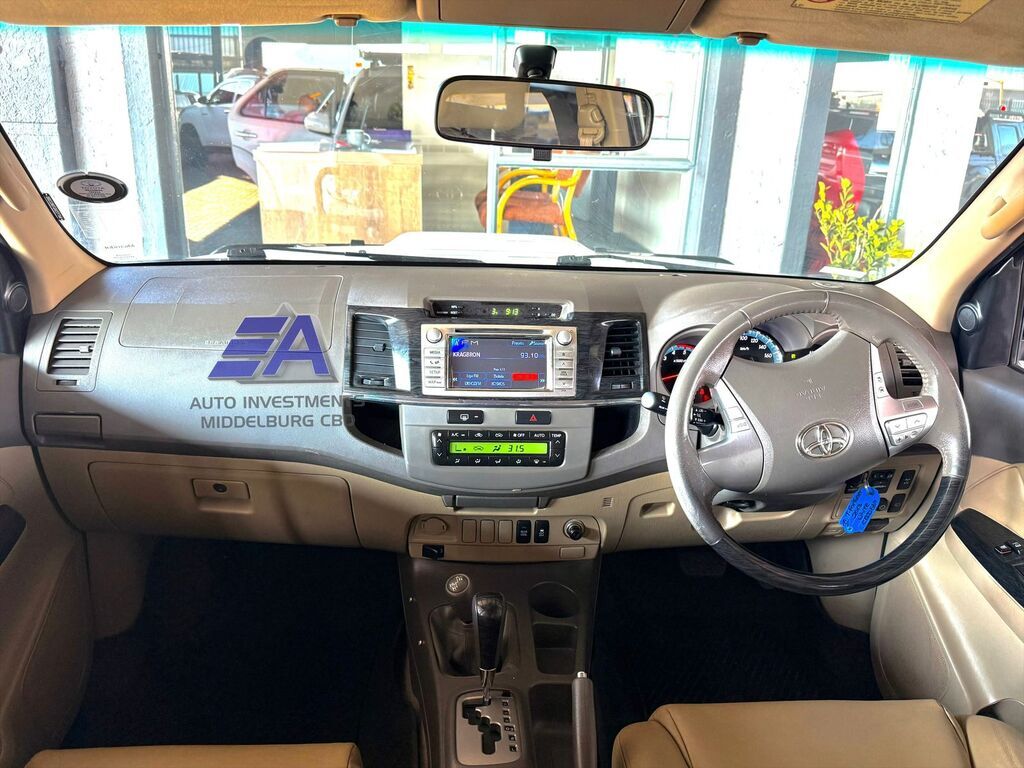 TOYOTA FORTUNER FORTUNER 3.0D-4D 4X4 A/T - 11